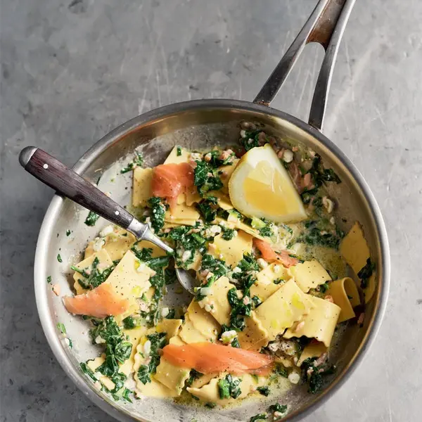 Smoked salmon pasta